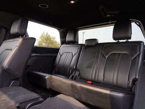 Used 2020 Ford Expedition Limited AWD/4WD image 27
