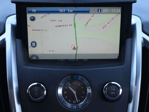 Used 2011 Cadillac SRX Luxury image 21