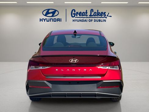 Certified 2025 Hyundai Elantra Sport FWD image 4