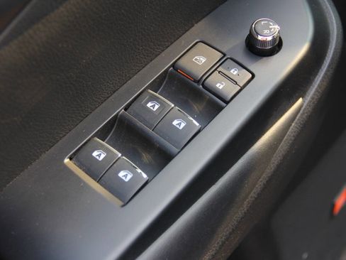 Used 2018 Toyota Highlander Limited AWD 4dr SUV image 32