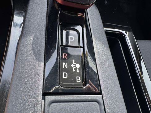 Used 2024 Toyota Prius Prime SE image 36