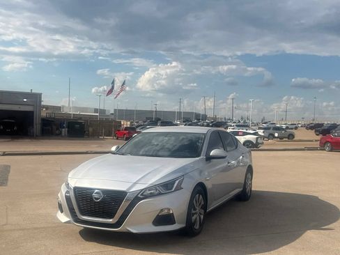 Used 2020 Nissan Altima 2.5 S FWD image 8