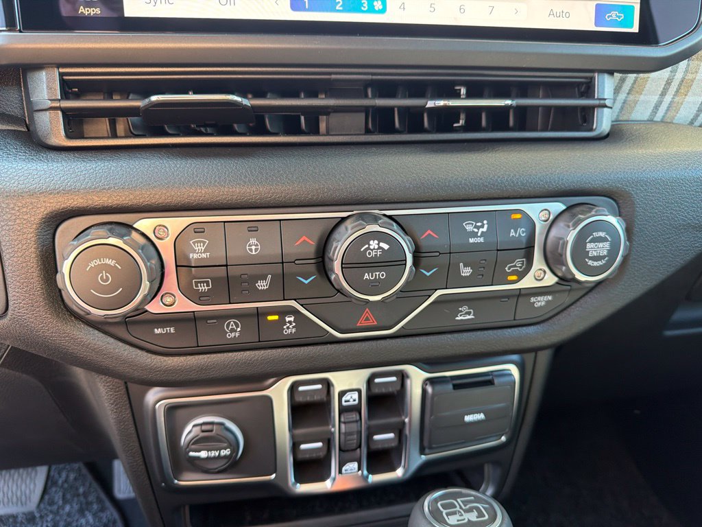 New 2026 Jeep Gladiator Sport AWD/4WD image 14