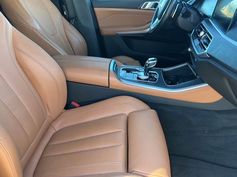 Used 2022 BMW X5 xDrive40i w/ Premium Package image 23