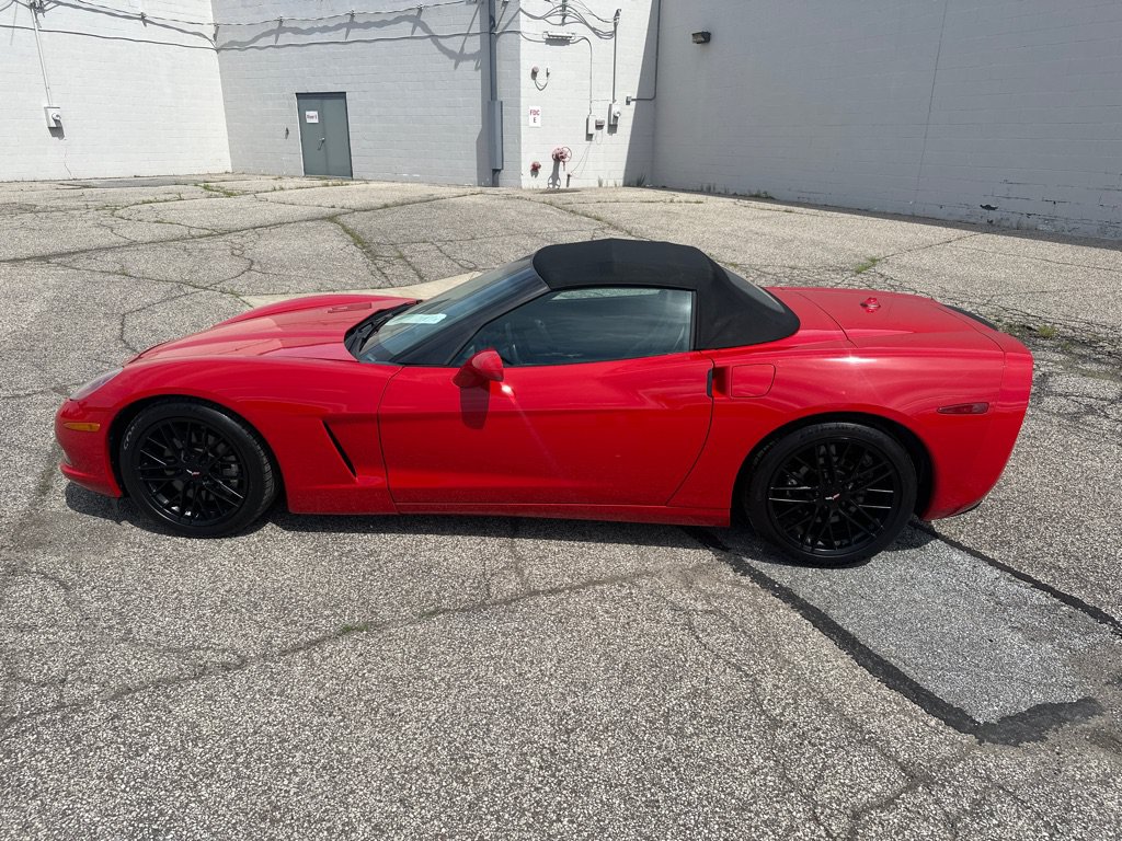 Used 2005 Chevrolet Corvette Convertible w/ Preferred Equipment Group RWD image 4