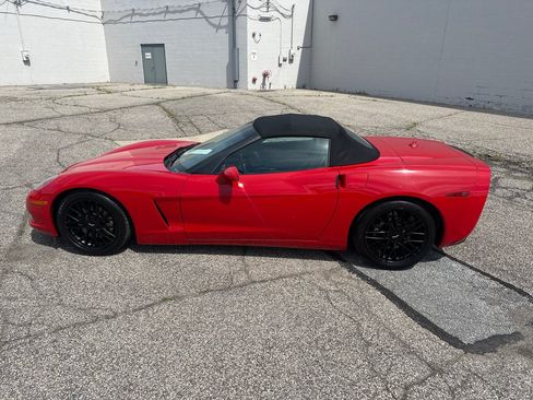 Used 2005 Chevrolet Corvette Convertible w/ Preferred Equipment Group RWD image 4