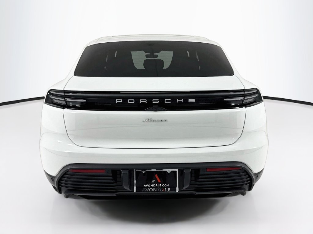 Certified 2025 Porsche Macan Electric RWD image 10