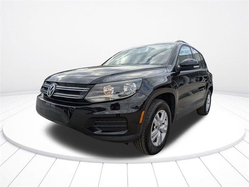 Used 2016 Volkswagen Tiguan S image 8