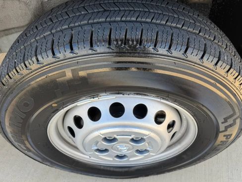 Used 2025 RAM ProMaster 2500 w/ Convenience Group image 18