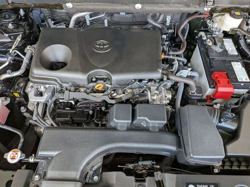 Used 2025 Toyota RAV4 LE image 32