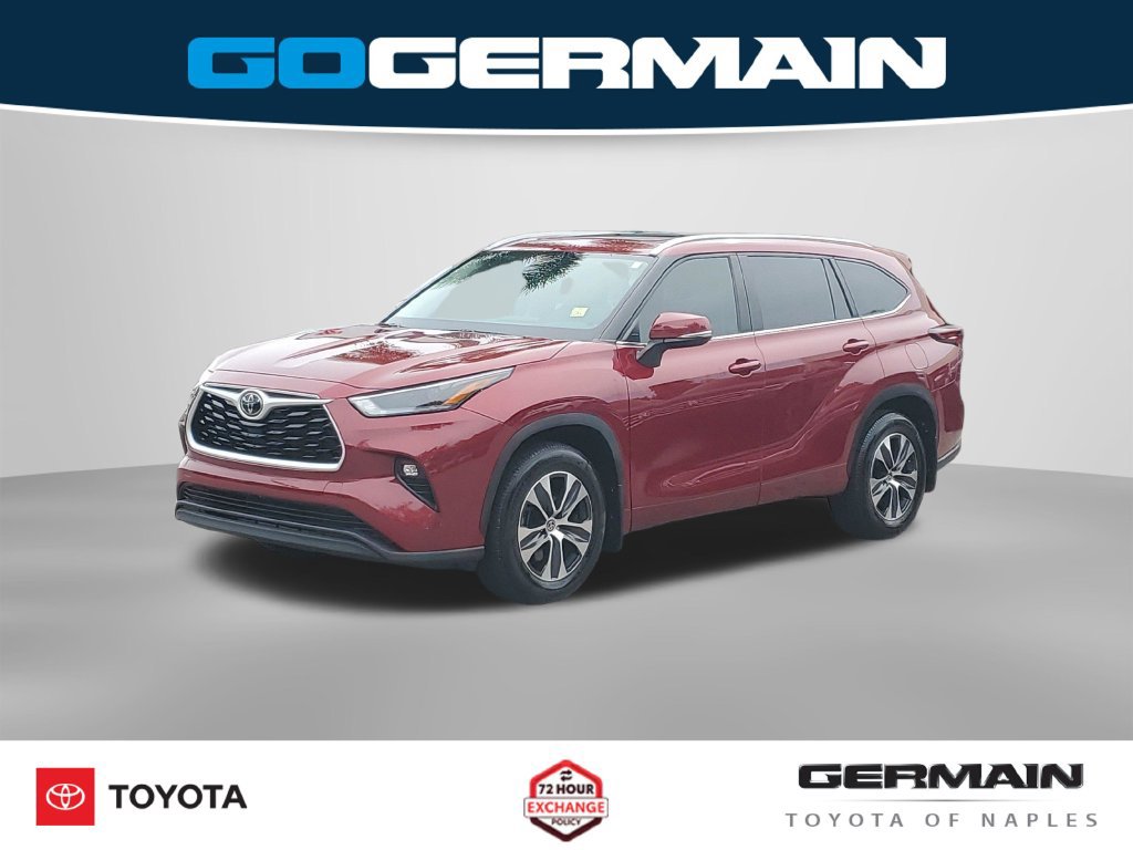 Used 2024 Toyota Highlander XLE FWD image 1
