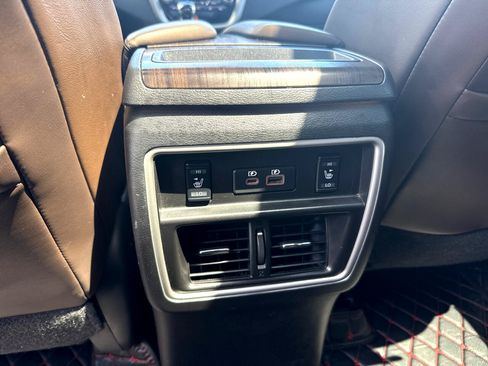 Used 2020 Nissan Murano Platinum w/ Cargo Package FWD image 16
