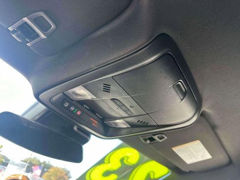 Used 2023 Cadillac XT4 Premium Luxury image 32