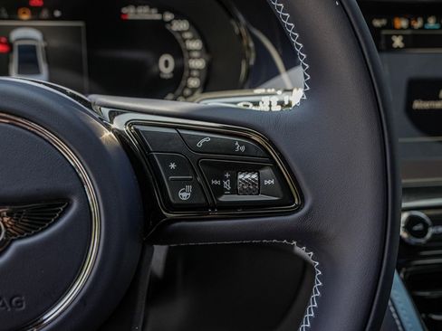 New 2025 Bentley Flying Spur Plug-In Hybrid image 25