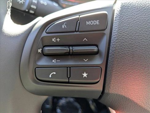 New 2025 Hyundai Venue SEL image 12