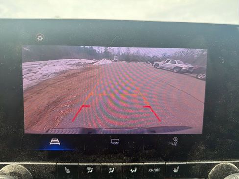 Used 2023 Chevrolet Colorado Z71 w/ Z71 Convenience Package 2 image 27