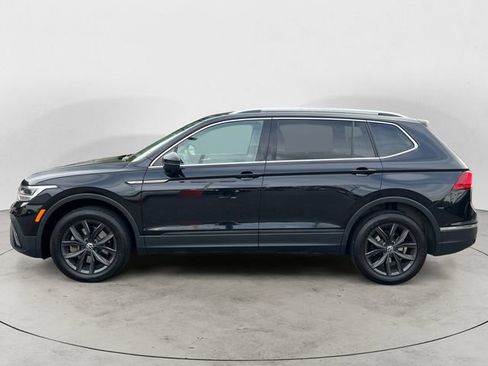 Used 2024 Volkswagen Tiguan SE AWD/4WD image 2