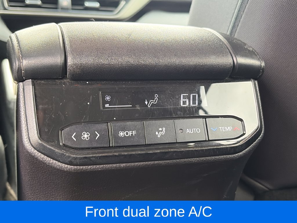 Used 2023 Toyota Highlander FWD image 11
