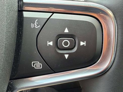 Certified 2023 Volvo XC40 B5 Plus w/ Protection Package Premier AWD/4WD image 20