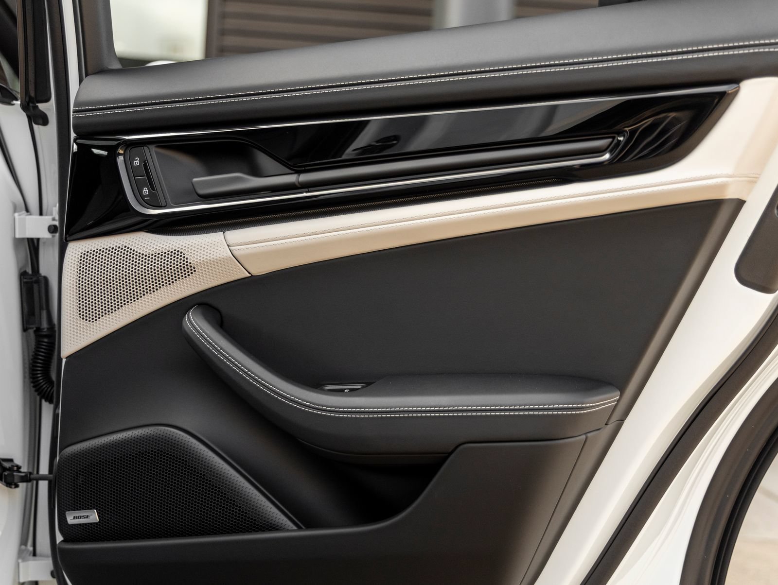 New 2026 Porsche Panamera 4 AWD/4WD image 38