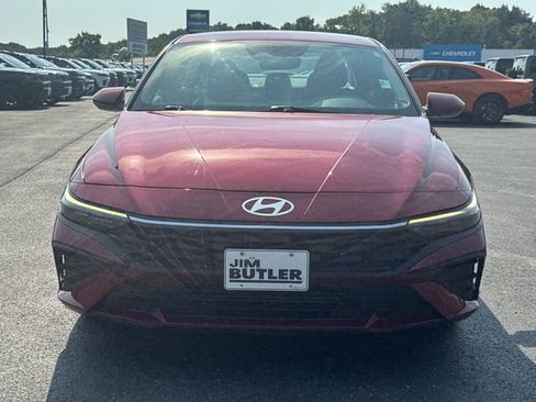 Used 2024 Hyundai Elantra SEL FWD image 11