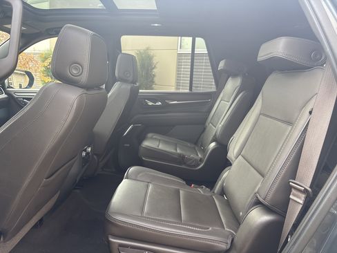 Used 2021 GMC Yukon Denali w/ Denali Premium Package image 31