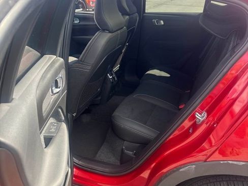 Used 2023 Volvo C40 P8 Recharge Ultimate image 5