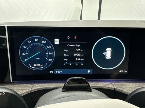 Certified 2024 Hyundai Santa Fe Limited image 30