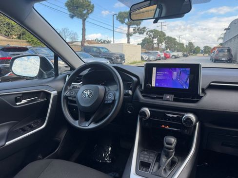 Used 2025 Toyota RAV4 XLE w/ Convenience Package image 36