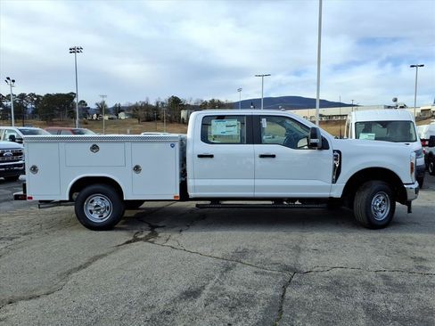 New 2026 Ford F250 XL w/ XL Chrome Package image 5