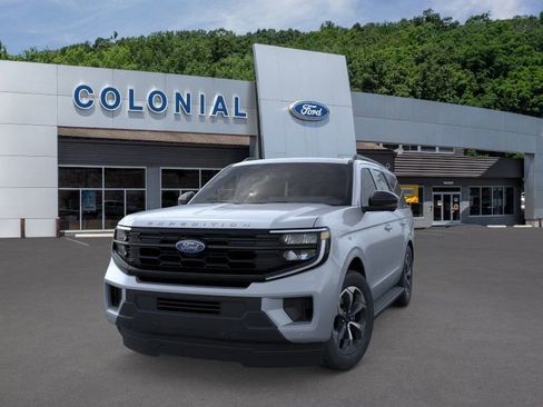 New 2026 Ford Expedition Active image 2
