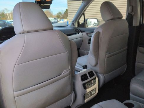 Used 2020 Honda Pilot Touring image 19