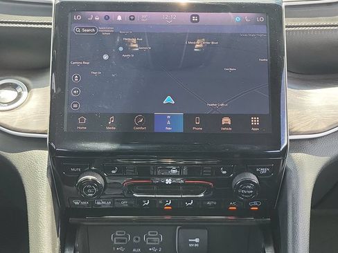 Used 2023 Jeep Grand Cherokee Limited AWD/4WD image 14