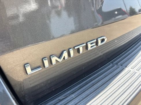 Used 2018 Ford Expedition Limited w/ Equipment Group 302A RWD image 9