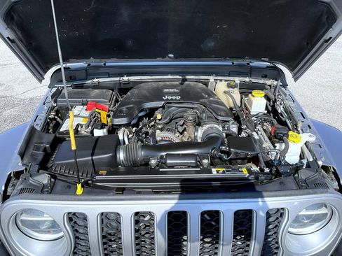 Used 2021 Jeep Gladiator Overland AWD/4WD image 24