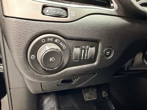 Used 2020 Jeep Cherokee Limited image 18