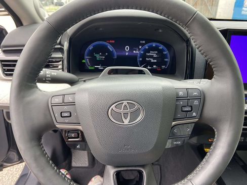 Used 2025 Toyota Camry XLE w/ Premium Plus Package FWD image 36