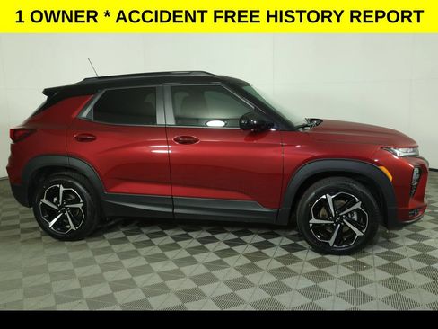 Used 2023 Chevrolet TrailBlazer RS w/ Sun and Liftgate Package AWD/4WD image 2