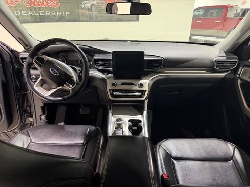 Used 2021 Ford Explorer XLT w/ Equipment Group 202A image 23