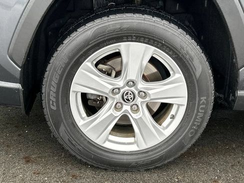 Used 2021 Toyota RAV4 XLE AWD/4WD image 10