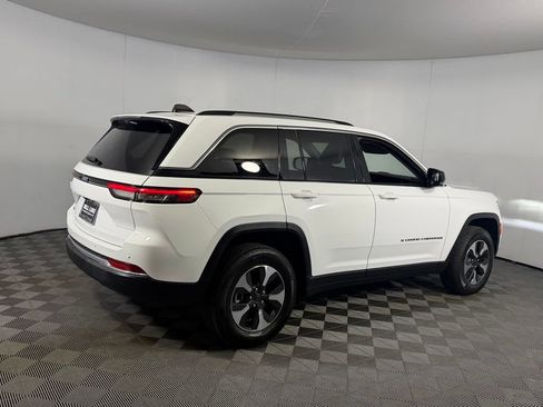Certified 2023 Jeep Grand Cherokee 4WD 4xe w/ Luxury Tech Group II image 6