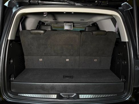 Used 2015 Cadillac Escalade Premium image 14