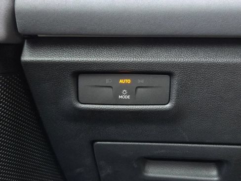 Used 2026 Volkswagen Tiguan SE FWD image 20