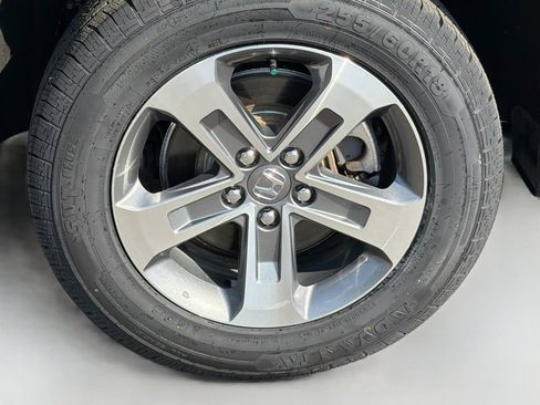 Used 2025 Honda Pilot EX-L image 10