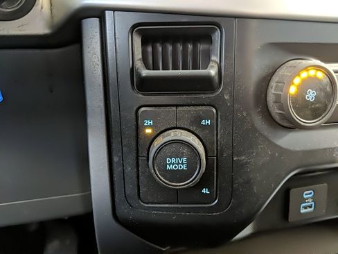 Used 2022 Ford F150 XLT image 22