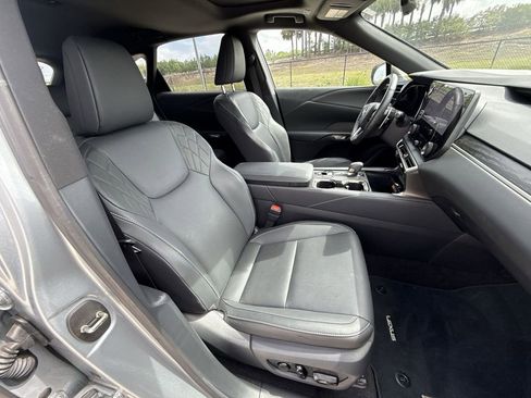 Used 2025 Lexus RX 350 Premium image 16