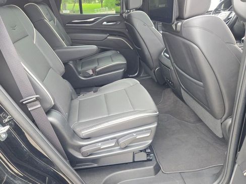 Used 2023 Cadillac Escalade Sport AWD/4WD image 9