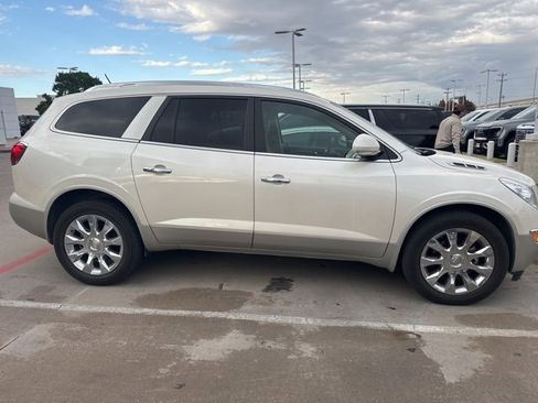 Used 2011 Buick Enclave CXL image 5