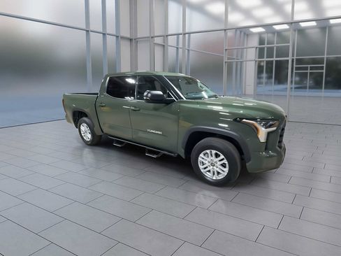 Used 2023 Toyota Tundra SR5 w/ SR5 Premium Package image 2