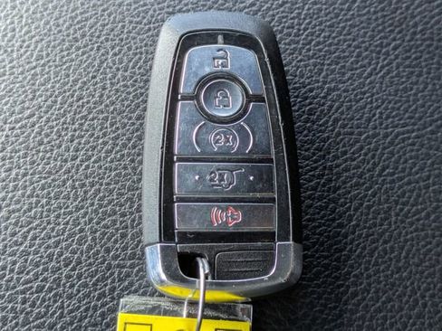 Certified 2018 Ford Expedition Limited w/ Equipment Group 301A image 31